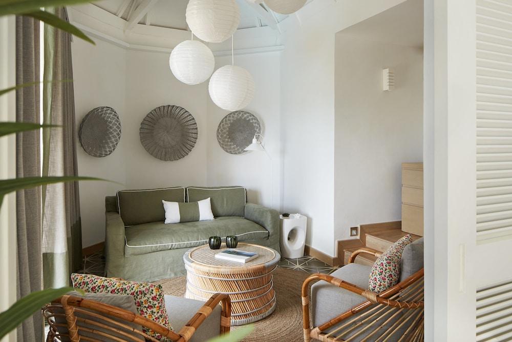 Lux* Grand Gaube Resort & Villas Luaran gambar A living room