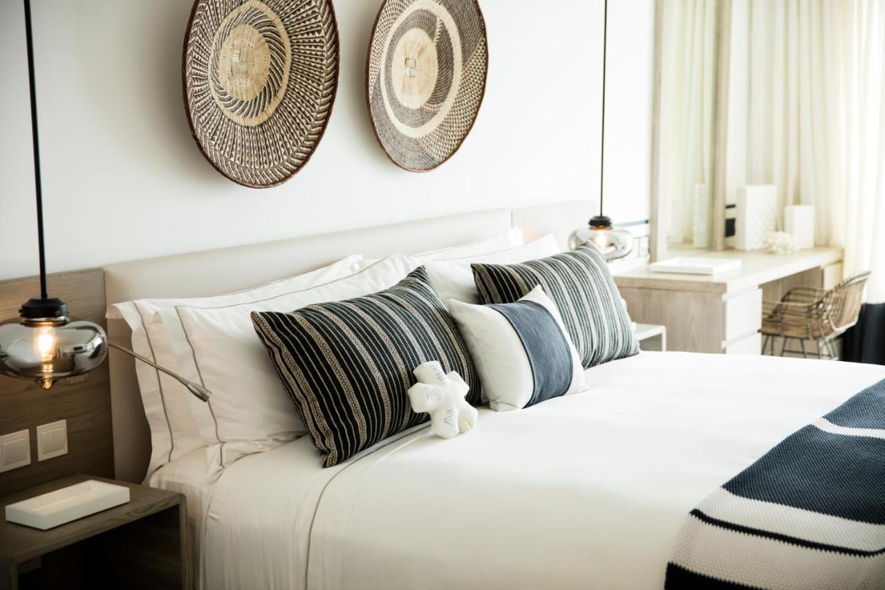 Lux* Grand Gaube Resort & Villas Luaran gambar A bedroom at the Cape Grace
