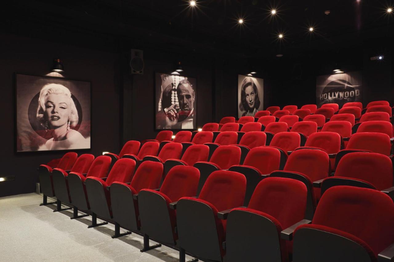 Lux* Grand Gaube Resort & Villas Luaran gambar The interior of the museum