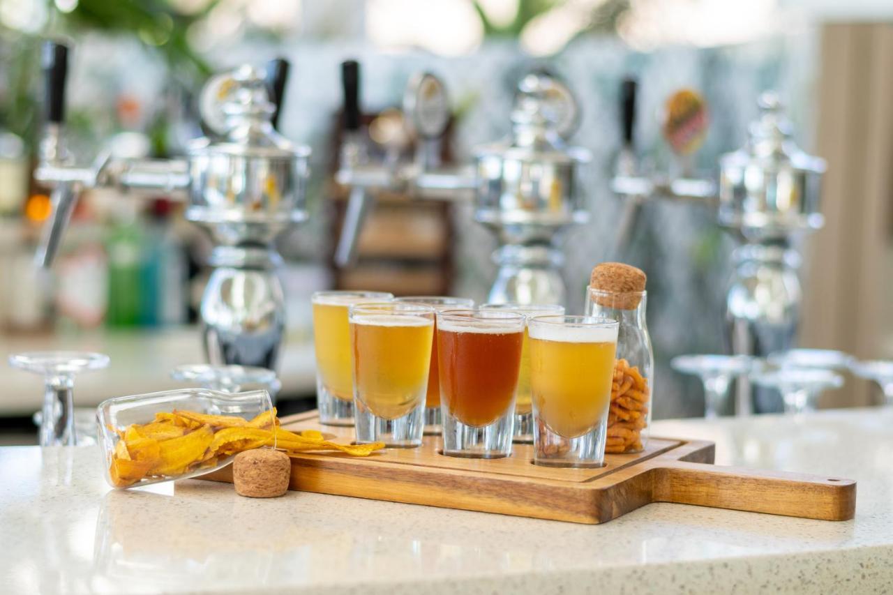 Lux* Grand Gaube Resort & Villas Luaran gambar Beer tasting