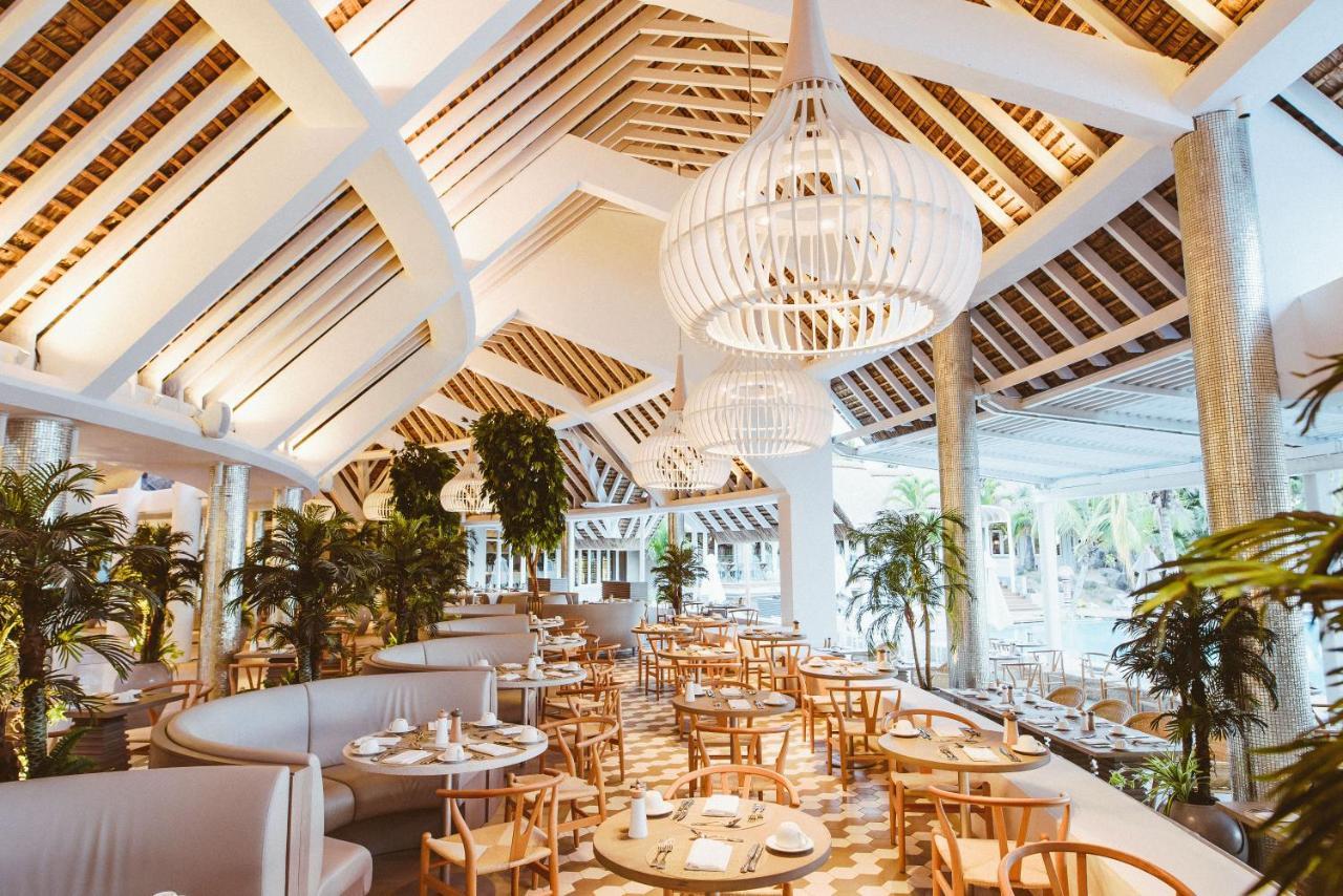 Lux* Grand Gaube Resort & Villas Luaran gambar The interior of the restaurant