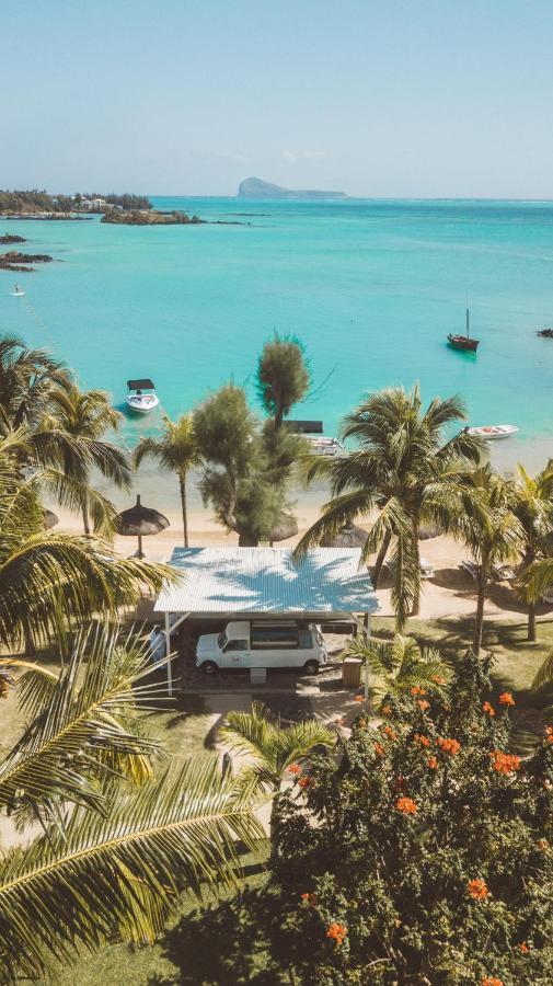Lux* Grand Gaube Resort & Villas Luaran gambar Beach at the resort