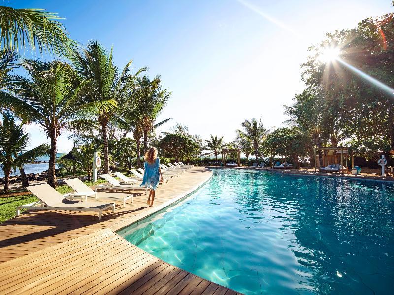 Lux* Grand Gaube Resort & Villas Luaran gambar The pool at the resort