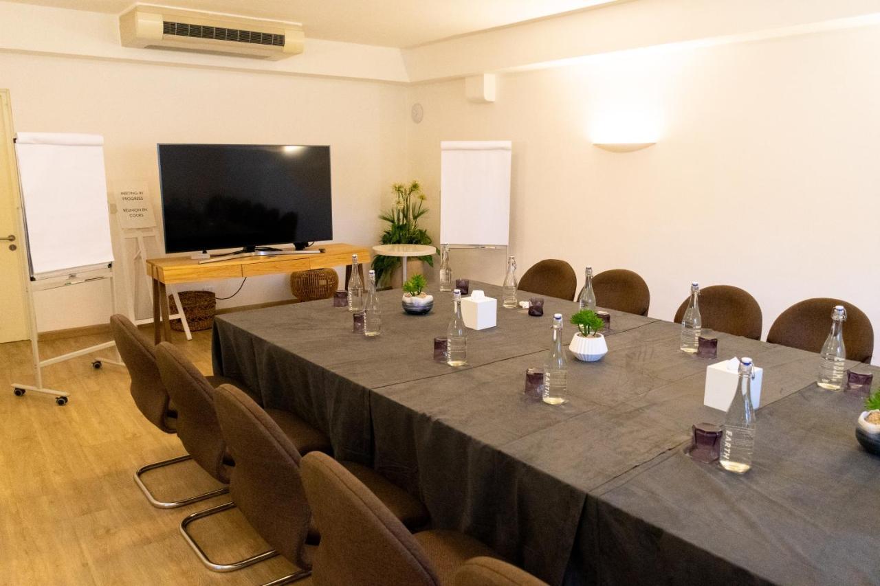 Lux* Grand Gaube Resort & Villas Luaran gambar The boardroom at the London Business School